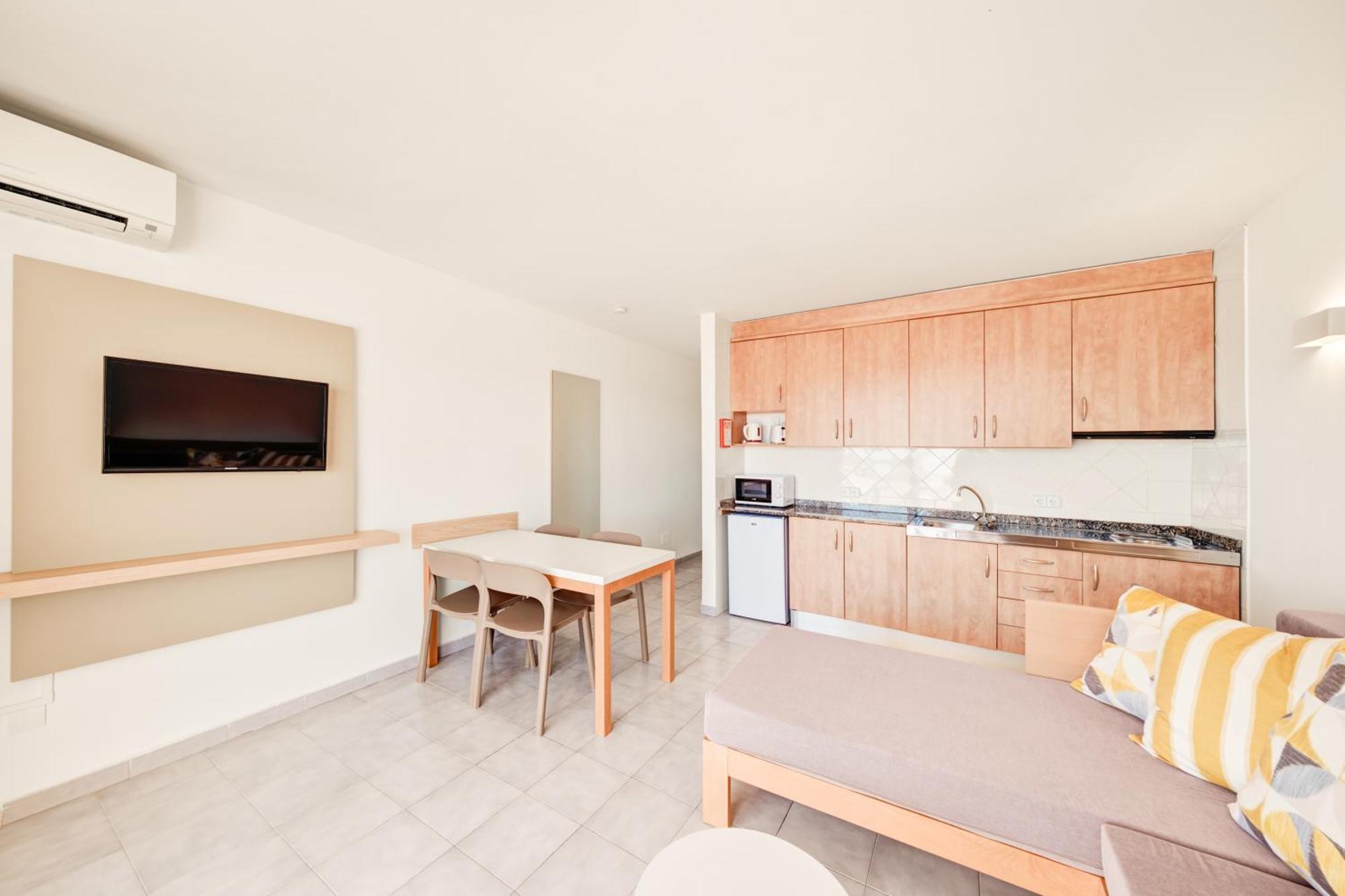 Apartamentos Vista Club Santa Ponsa Bagian luar foto