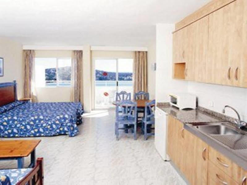 Apartamentos Vista Club Santa Ponsa Bagian luar foto